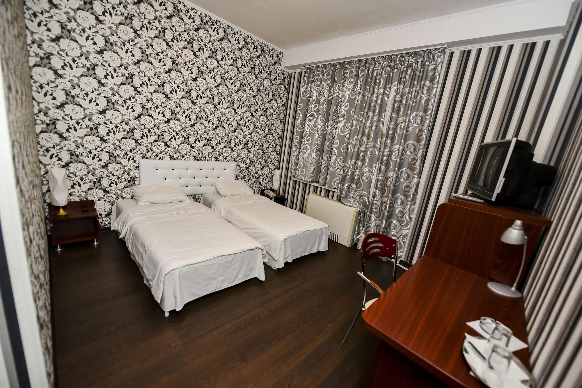 Mesogios Hotel Chisinau Exterior photo