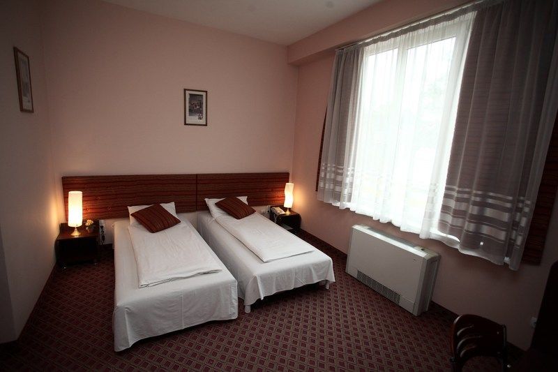 Mesogios Hotel Chisinau Exterior photo