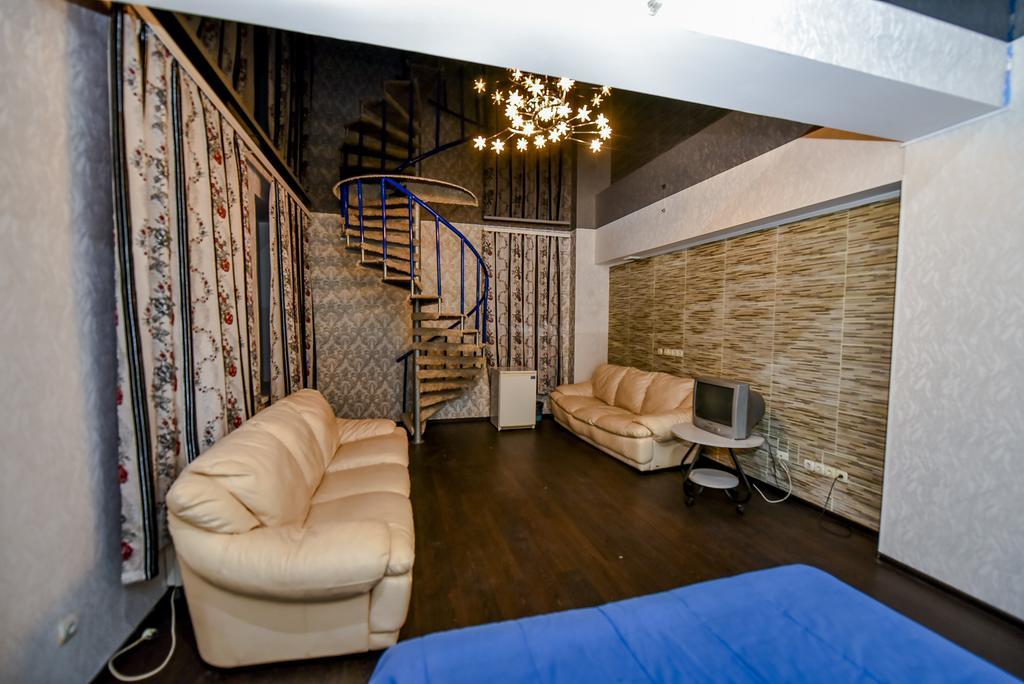 Mesogios Hotel Chisinau Exterior photo