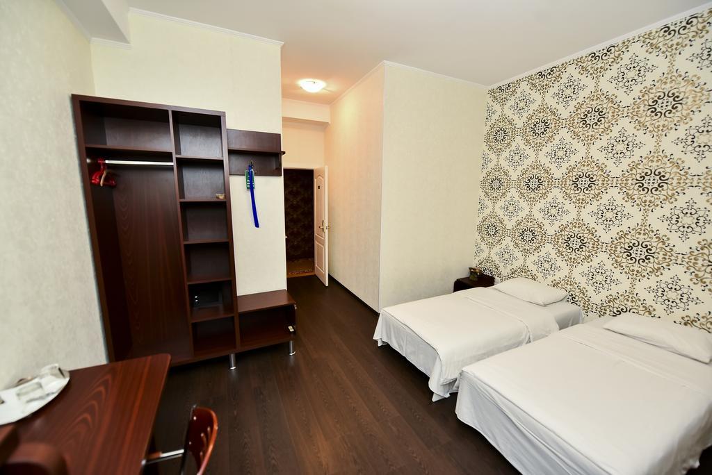 Mesogios Hotel Chisinau Exterior photo